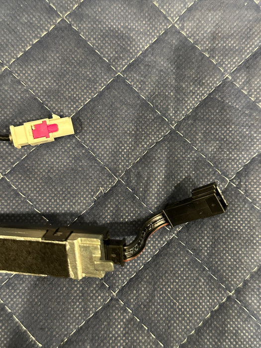 2014 AUDI R8 SPYDER LEFT RIGHT ANTENNA AMPLIFIER PAIR 420 035 225 C