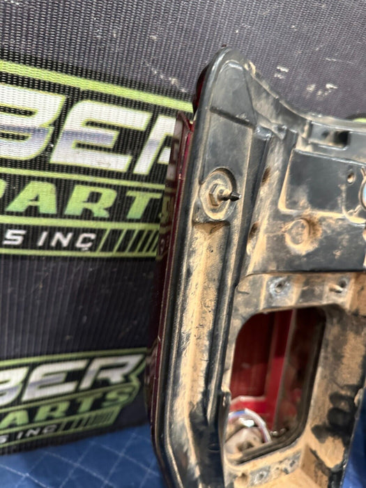 2017- 2019 FORD F250 F350 F450 PASSENGER RIGHT LED TAIL LIGHT OEM *PARTS ONLY*