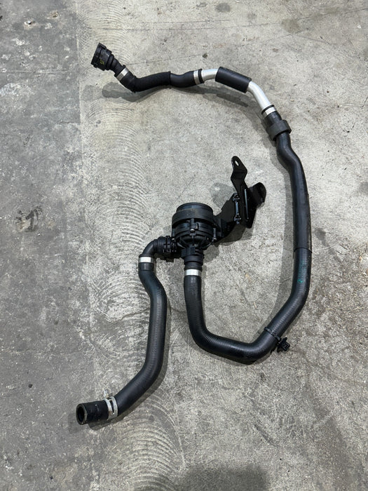 2024 BMW M3 M4 G80 G82 AUXILIARY WATER PUMP OEM 884061401
