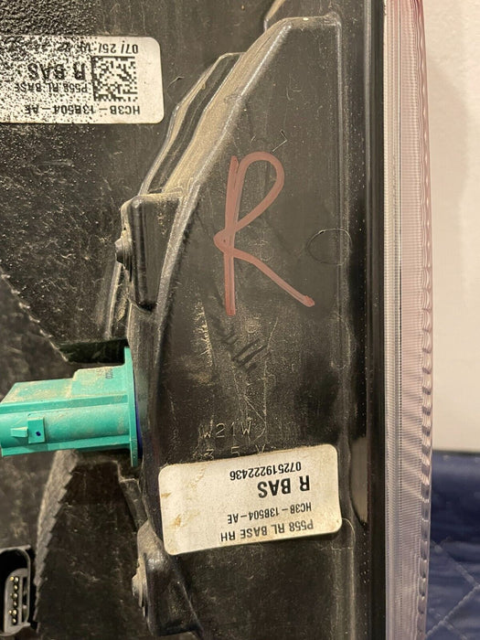 2017-2019 FORD F250 F350 HALOGEN PASSENGER RIGHT TAILIGHT OEM