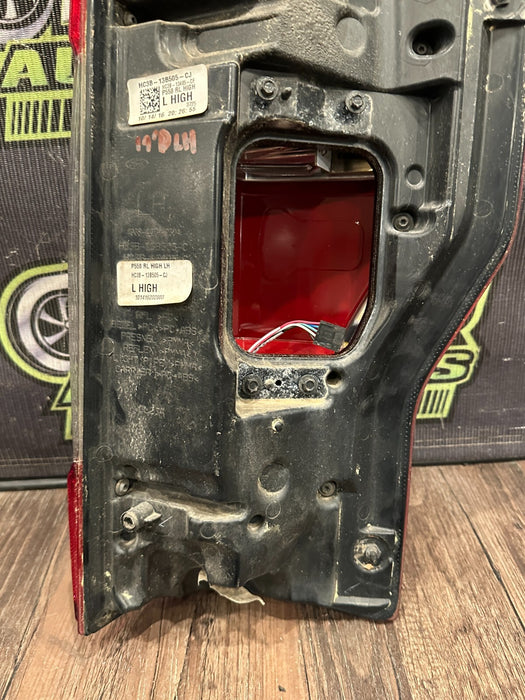 2017-2019 FORD F250 F350 F450 LEFT LED TAIL LIGHT OEM *DAMAGED/READ*
