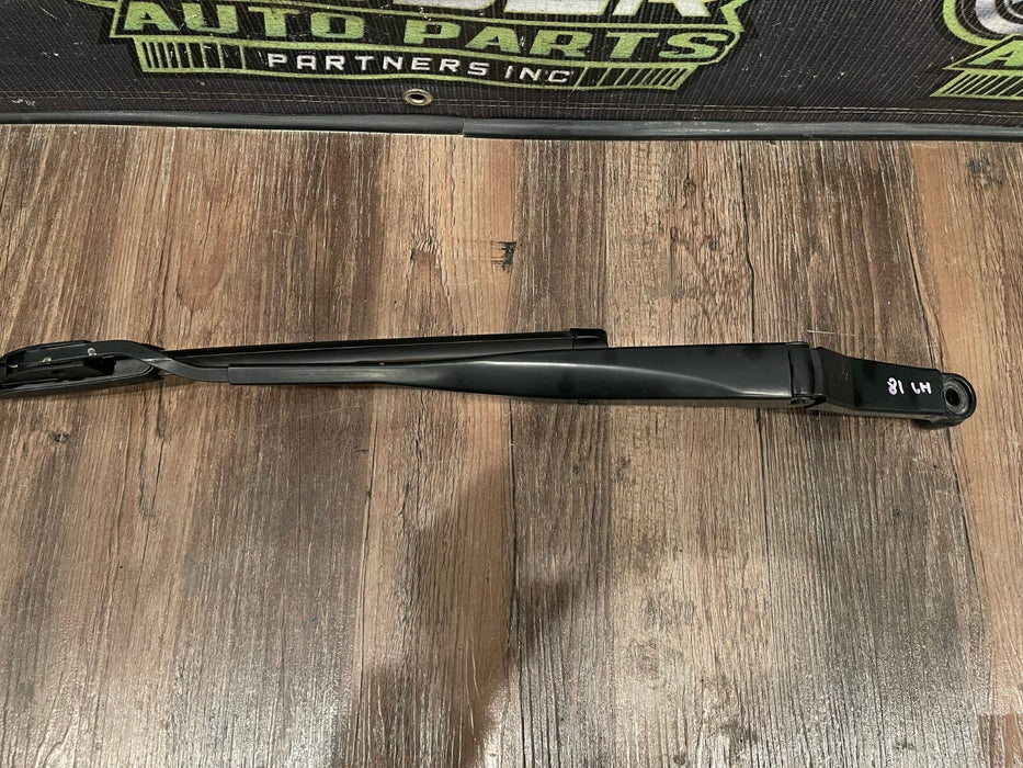 2014 TOYOTA PRIUS V FRONT DRIVER LEFT LH WINDSHIELD WIPER OEM