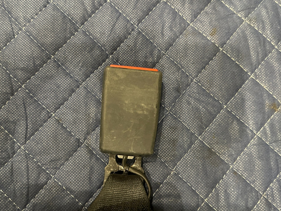 2017-2019 FORD F250 F350 F450 XLT REAR MIDDLE CENTER SEAT BELT SEATBELT OEM WEAR