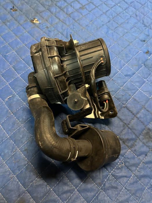 2018 AUDI R8 LEFT DRIVER SECONDARY AIR INJECTION PUMP OEM 4S0 906 601 B