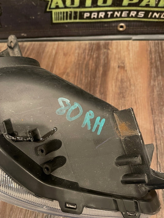 2014 TOYOTA PRIUS V PASSENGER RIGHT HEADLIGHT OEM *SUN DAMAGE/YELLOWING* (READ!)