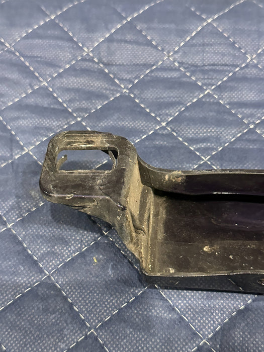 2014 AUDI R8 OEM DRIVER LEFT FENDER GARNISH PANEL TRIM W/ BRACKET & FOAM