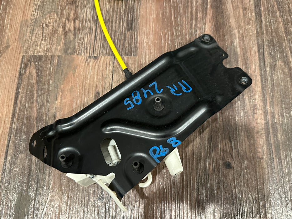 2020 BMW M8 COMP F93 REAR RIGHT DOOR LOCK LATCH ACTUATOR MOTOR OEM 5121 7477706