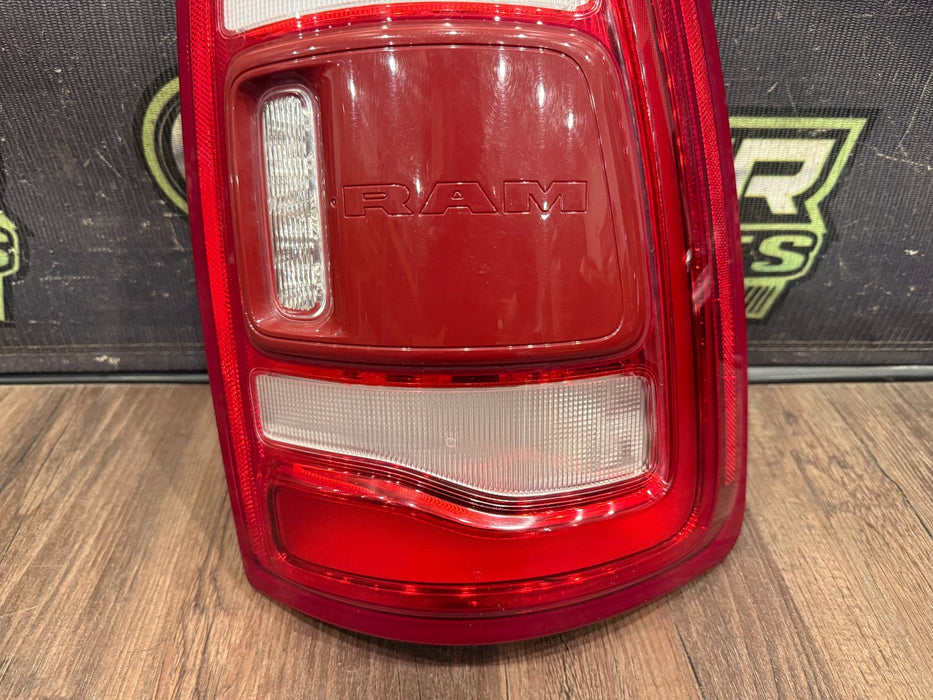 2022 DODGE RAM 2500 3500 PASSENGER RIGHT LED TAIL LIGHT OEM