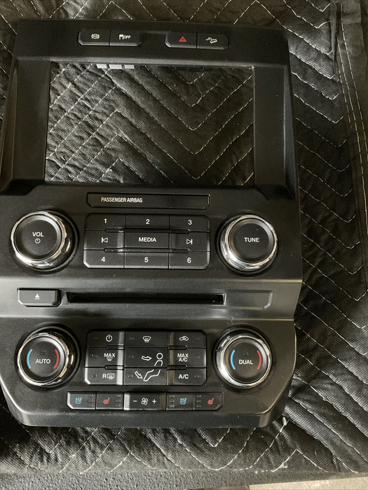 2017-2019 FORD F250 F350 F450 LARIAT RADIO A/C HVAC CONTROL W/ CD SLOT OEM