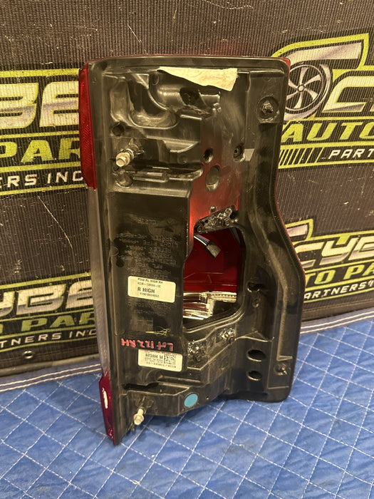 2017-2019 FORD F250 F350 F450 PASSENGER RIGHT LED TAIL LIGHT OEM