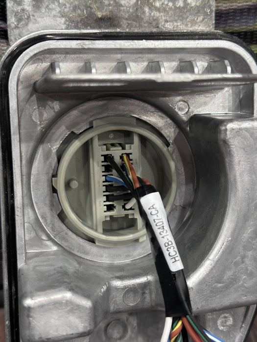 2017-19 FORD F250 F350 F450 RIGHT LED TAIL LIGHT BRACKET ONLY OEM