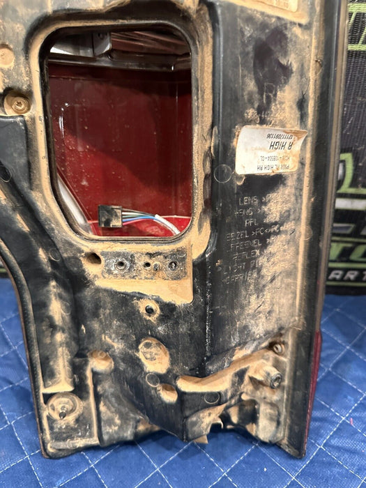 2017- 2019 FORD F250 F350 F450 PASSENGER RIGHT LED TAIL LIGHT OEM *PARTS ONLY*