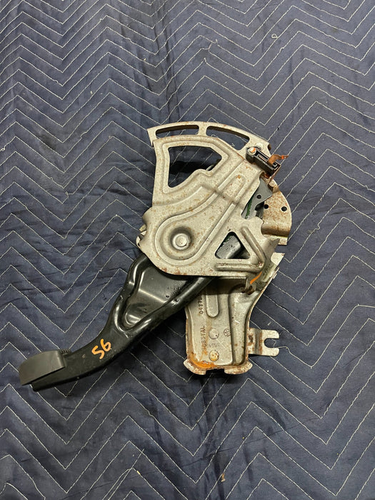 2019 DODGE CHALLENGER HELLCAT EMERGENCY FOOT PARKING E BRAKE PEDAL OEM