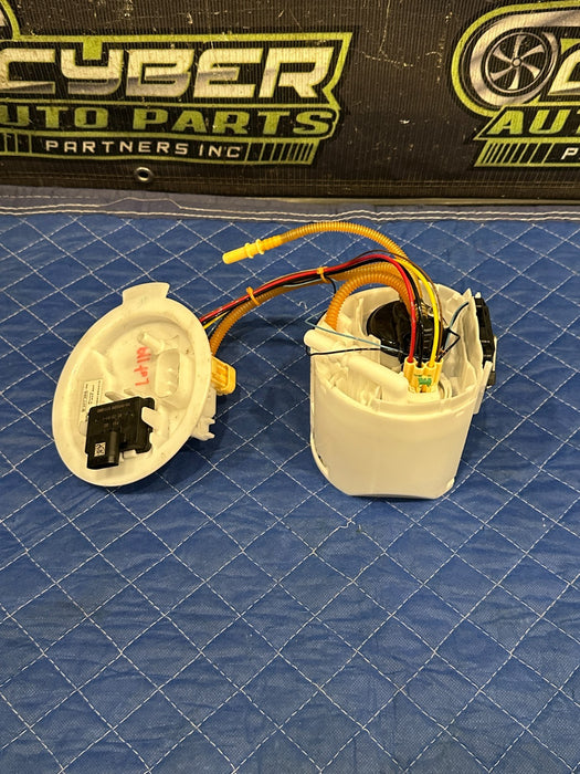 2024 BMW M3 M4 G80 G82 FUEL PUMP UNIT OEM