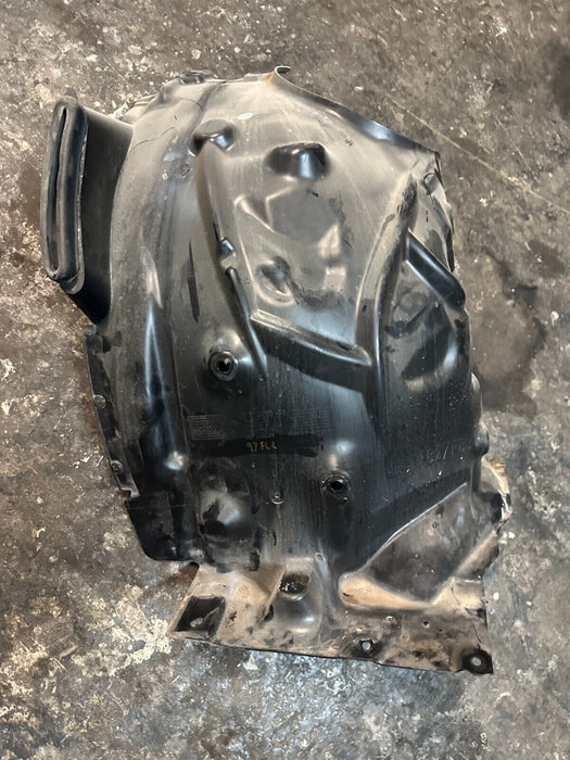 2020 BMW M4 F82 FRONT DRIVER LEFT FENDER LINER SET