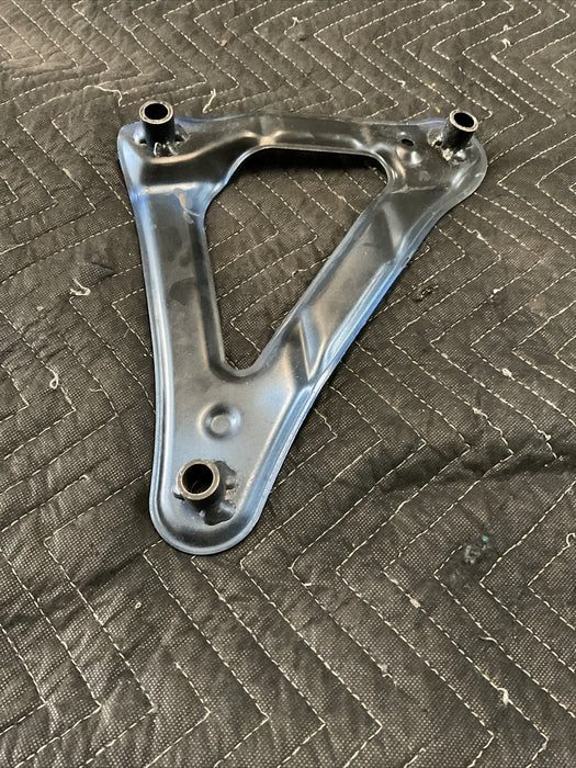 2015 LEXUS RC-F RCF FRONT LEFT DRIVER SIDE FENDER BRACKET OEM