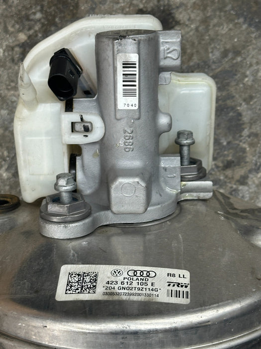 2014 AUDI R8 POWER BRAKE BOOSTER W/ MASTER CYLINDER 423 612 105 E 423612105E