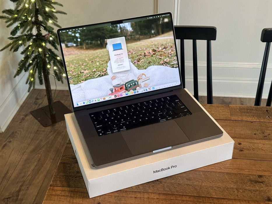 MacBook Pro 16" (2021) M1 Max - 16GB RAM 512GB Silver - Excellent Condition