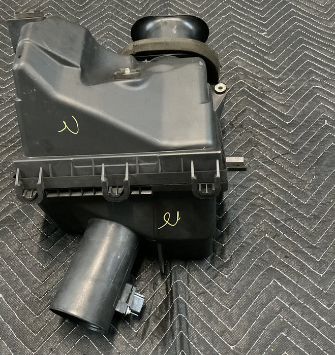 2010 NISSAN TITAN XD AIR CLEANER BOX W/O FILTER OEM Nissan ZE00B