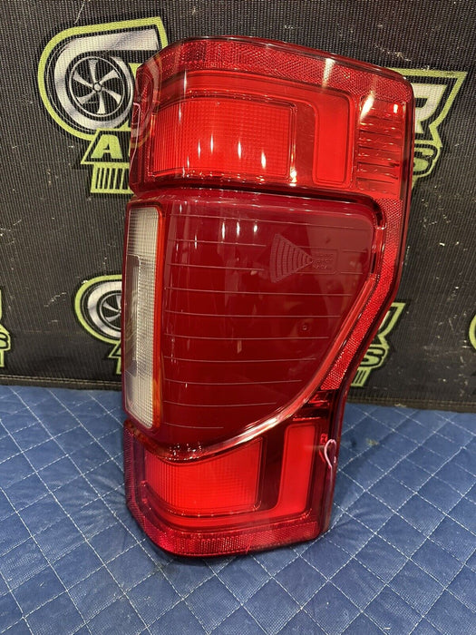 2020 2021 2022 FORD F250 F350 F450 REAR PASSENGER RIGHT LED TAIL LIGHT ~CRACKS~