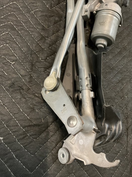 2015 LEXUS RC-F WINDSHIELD WIPER WASHER MOTOR OEM ~DAMAGE~