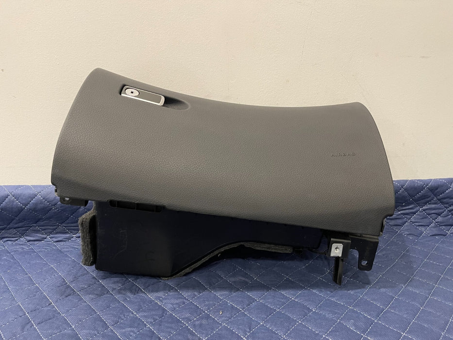 2019 MERCEDES BENZ E63S AMG FRONT DASH GLOVE BOX STORAGE COMPARTMENT OEM