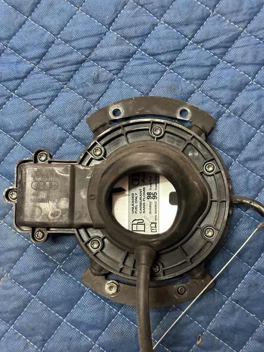 2014 AUDI R8 FUEL CAP DOOR LID ASSEMBLY OEM 420 809 900 *READ DESC/SCUFFS*