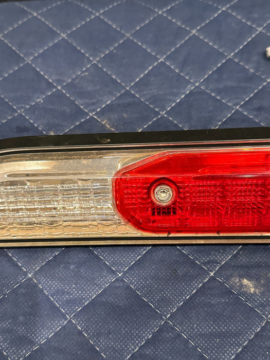 2017-2019 FORD F250 F350 F450 THIRD 3RD BRAKE LIGHT ASSEMBLY W PIGTAIL OEM