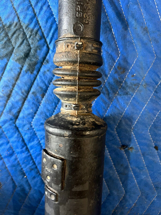 2018 NISSAN TITAN XD FRONT DRIVESHAFT 37200EZ00B OEM 37200 EZ00B