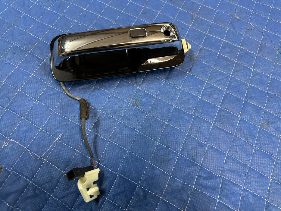 2022 FORD F250 F350 F450 FRONT LEFT DOOR HANDLE OEM ~ PAINT CODE UM AGATE BLACK~