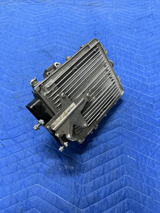 2017 MERCEDES C63 AMG ENGINE CONTROL MODULE UNIT BRACKET ECU ECM A1779004101
