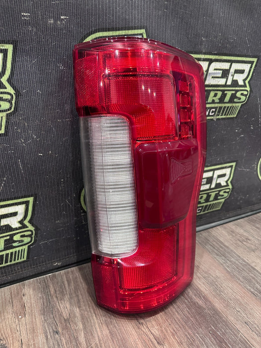 2017-19 FORD F250 F350 F450 PASSENGER RIGHT LED TAIL LIGHT OEM *READ DESCRIPTION