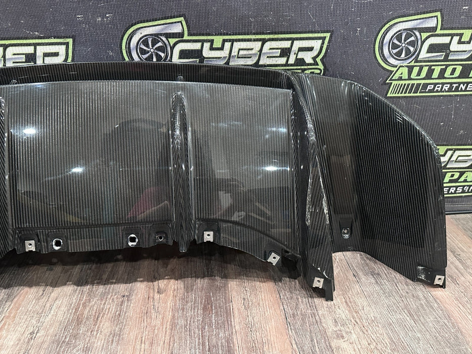 17-18 AUDI R8 CARBON FIBER REAR BUMPER DIFFUSER OEM *DAMAGE/READ* 4S0 807 521 D