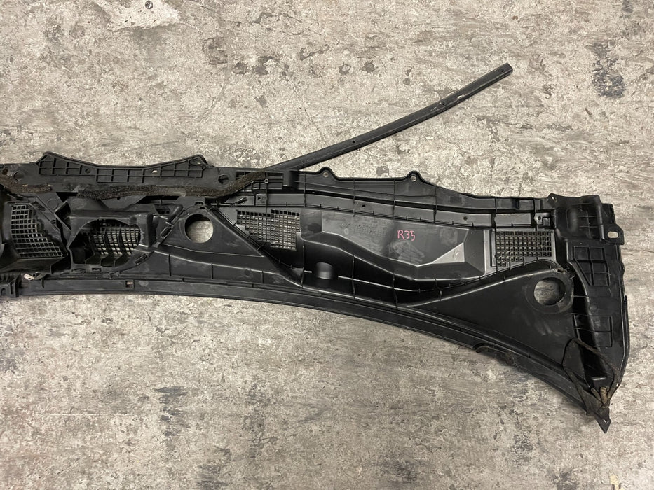 2018 NISSAN 370Z NISMO OEM FACTORY WINDSHIELD WIPER COWL 2009-2020