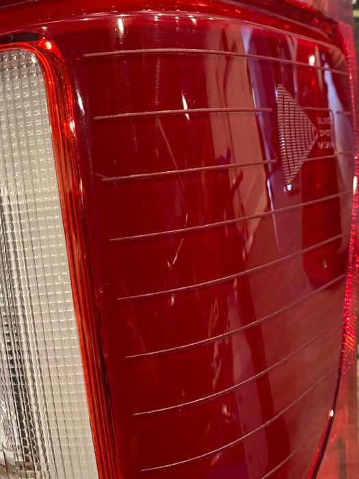2020-2022 FORD F250 F350 F450 PASSENGER RIGHT LED TAIL LIGHT OEM *MINOR SCUFF*