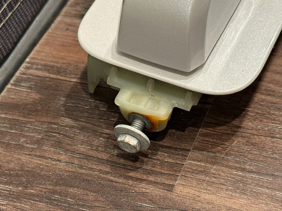 2017 FORD F250 F350 FRONT RIGHT DOOR HANDLE METALLIC WHITE (UG) ~MINOR WEAR~