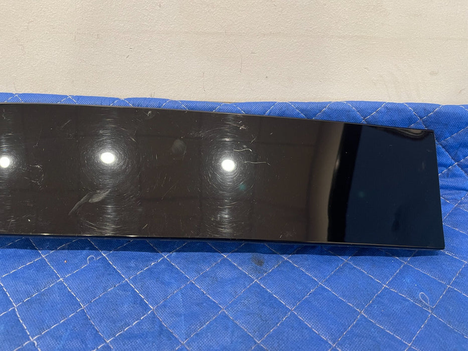 2017-2019 FORD F250 F350 FRONT RIGHT GLOSS BLACK B PILLAR DOOR TRIM OEM *SCRATCH