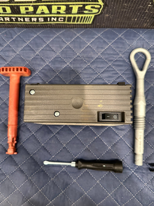 2014 AUDI R8 SPARE TIRE TOOL JACK CARRIER KIT OEM 420 864 501