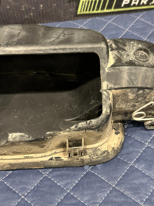 2017-22 FORD F450 DUALLY SUPERDUTY FUEL GAS DOOR LID ASSEMBLY (UG) OEM *READ