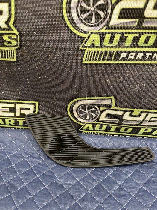 2018 AUDI R8 SPYDER RIGHT PASSENGER DOOR SPEAKER GRILLE 4S0 035 410 A 4S0035410