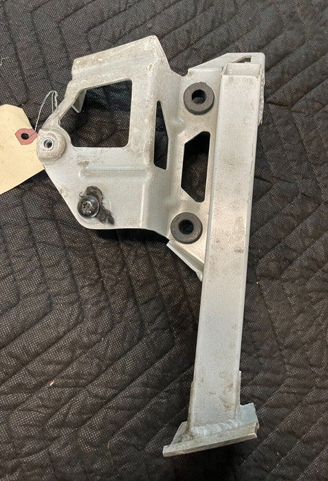 2017 AUDI R8 V10 RADIATOR LOWER MOUNTING BRACKET OEM 4S0 814 542 C
