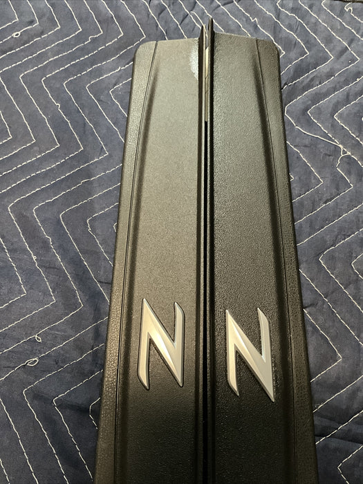 2018 NISSAN 370Z NISMO KICK PLATE SET LEFT RIGHT 2009-2020