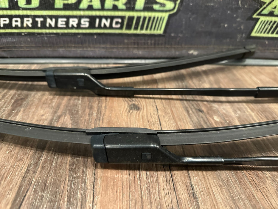 2021 AUDI R8 FRONT LEFT RIGHT WINDSHIELD WIPER PAIR OEM