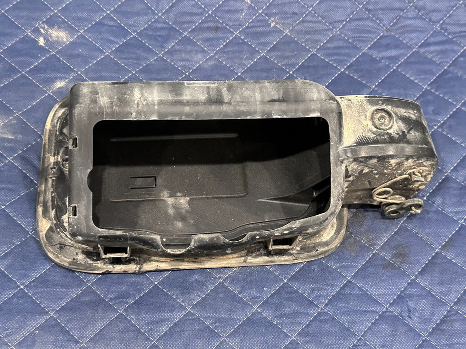 2020 FORD F350 F450 BLACK FUEL GAS DOOR LID CAP OEM