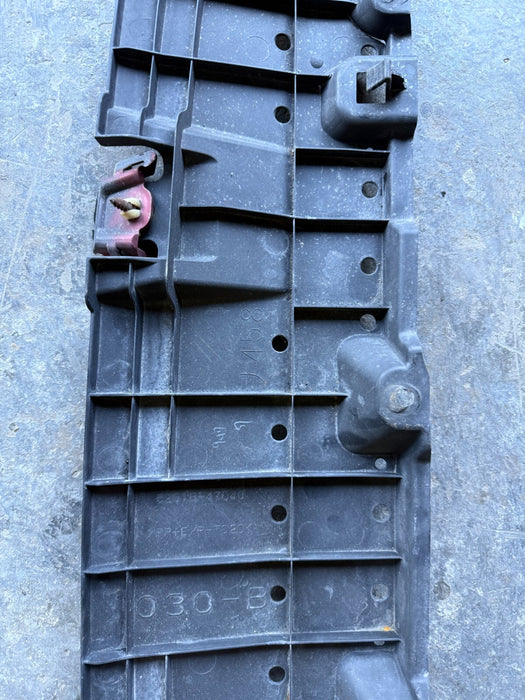 2014 TOYOTA PRIUS V BUMBER FRONT LOWER SHIELD 52618 47040 OEM