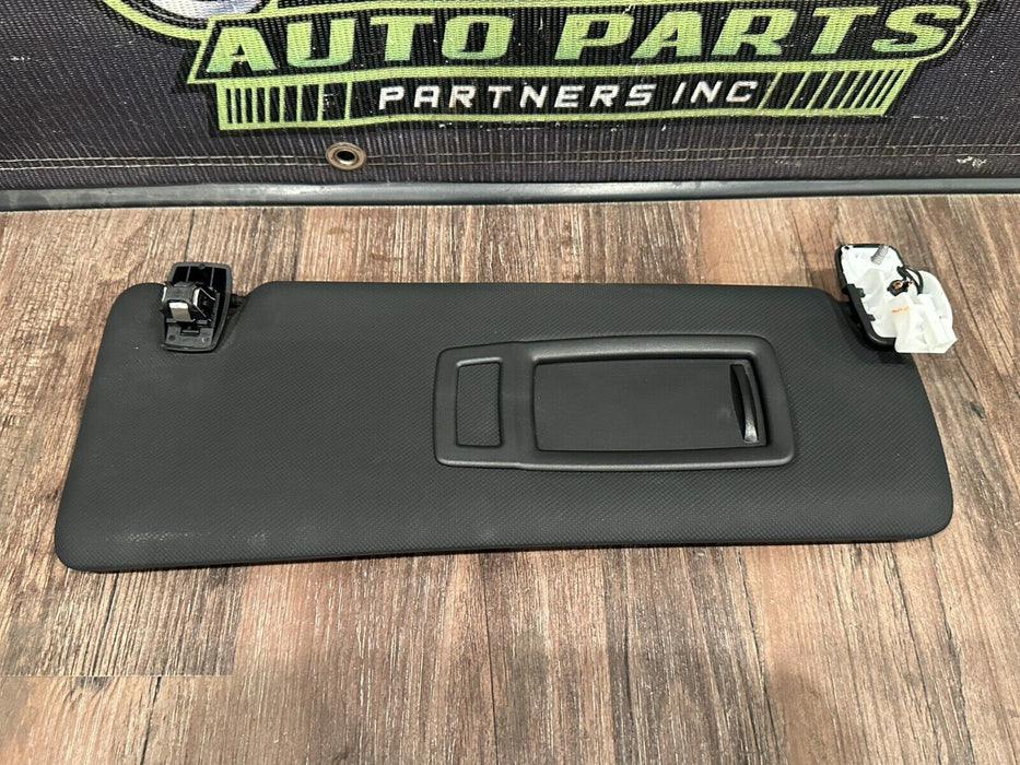 2020 BMW M4 F82 PASSENGER RIGHT SUN VISOR / SUN BLOCKER OEM