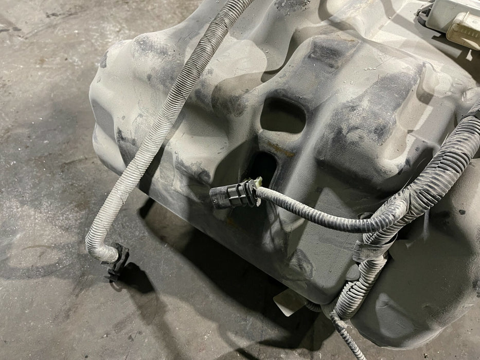 2018 DODGE RAM 3500 LARAMIE 4X4 6.7L DEF TANK DIESEL EXHAUST FLUID RESERVOIR OEM