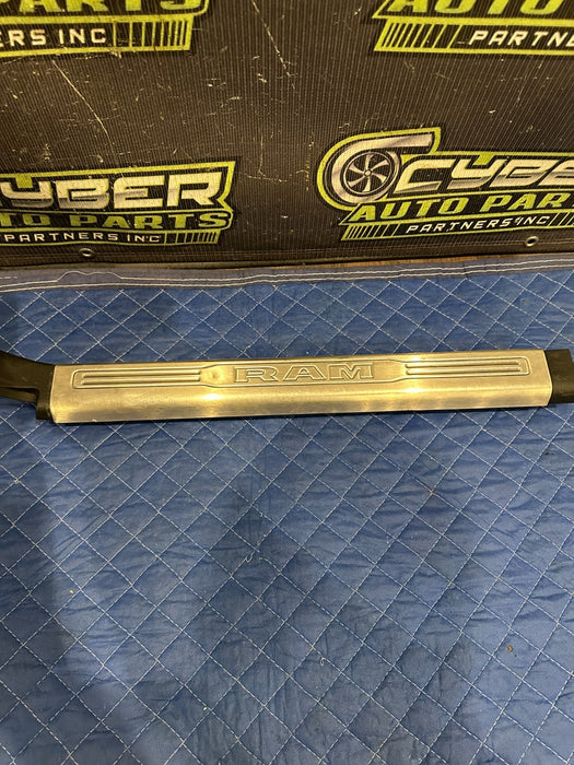 2021 RAM 2500 LARAMIE FRONT RIGHT KICK SILL SCUFF PANEL OEM 1DX69TX7AD