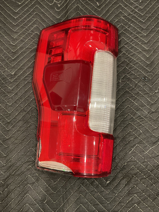 2017 2018 2019 FORD F250 F350 F450 LIMITED TAIL LIGHT LED  *DAMAGE*