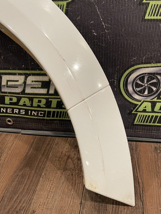 2017-2019 FORD F250 F350 PASSENGER RIGHT WHITE FENDER FLARE OEM *PAINT CHIP*